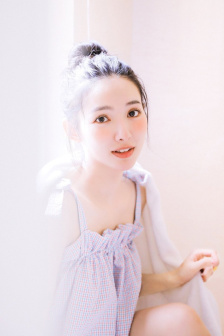 年轻女教师4hd中文